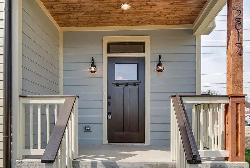 Building Photo - 2017 12th Ave N