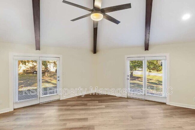 Building Photo - 286 Cushing Dr