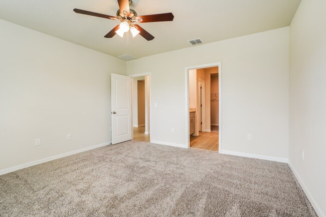 Building Photo - 1102 Oak Vly Dr