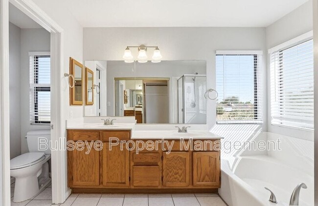 Building Photo - 4566 W Shannon St