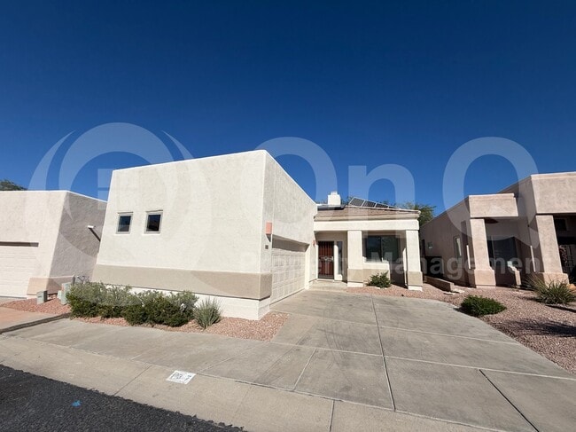 Building Photo - 137 E Calle Zavala