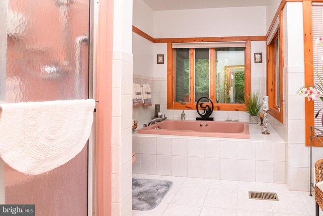 Building Photo - 23615 Quail Hollow Cir