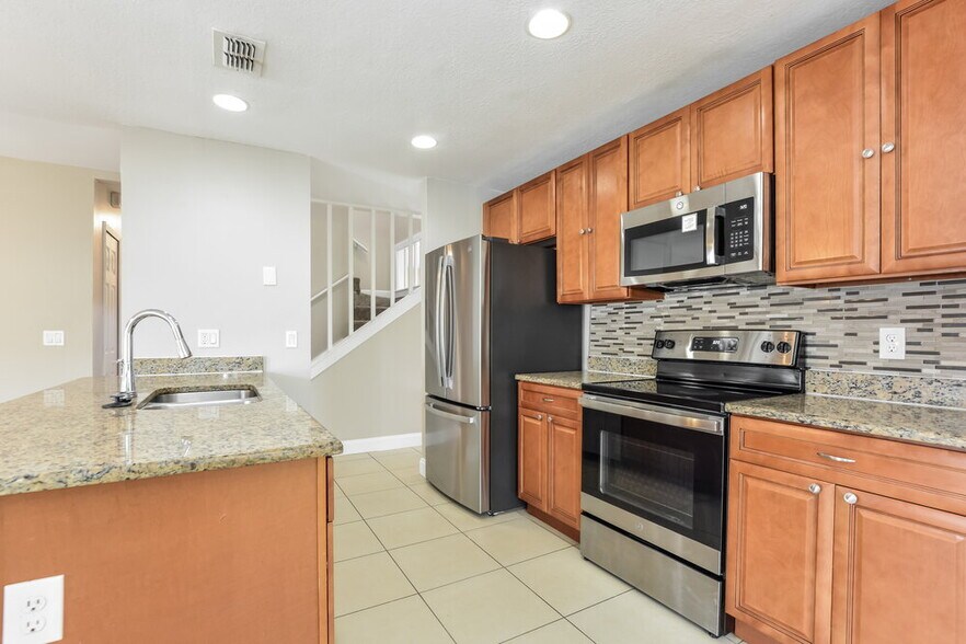 Building Photo - 930 Maple Forest Dr