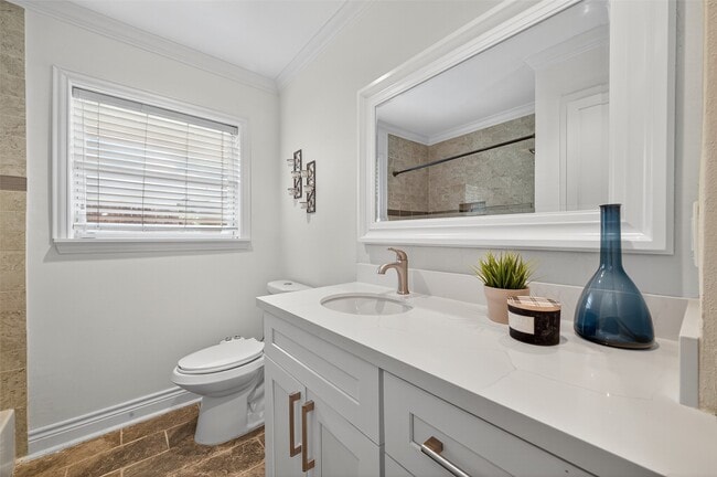 Building Photo - 5111 Creekbend Dr