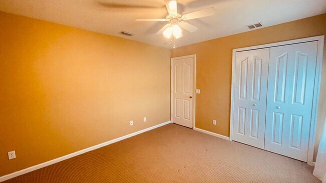 Building Photo - 1829 SW Hickock Terrace