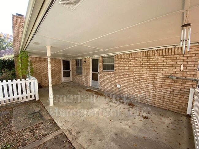 Building Photo - 4651 S Norwood Ave