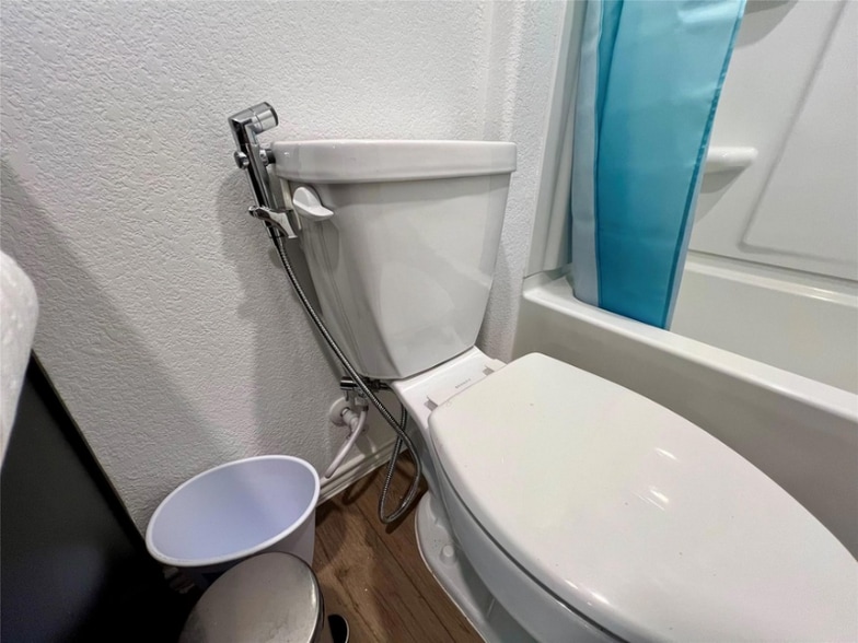 Building Photo - 420 Halfmoon Dr