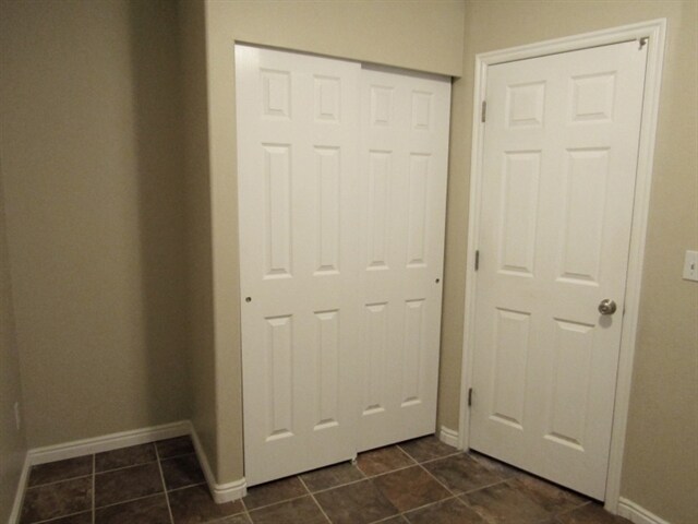 Building Photo - 5878 Impressions Dr