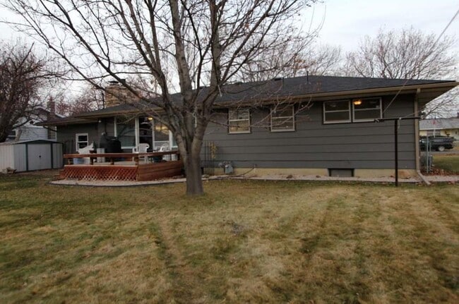 Building Photo - 2646 Yellowstone Ave