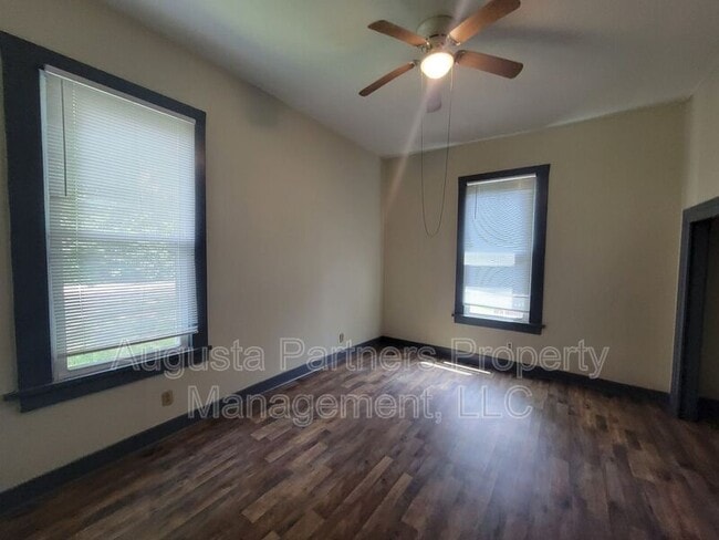 Building Photo - 508 3rd St