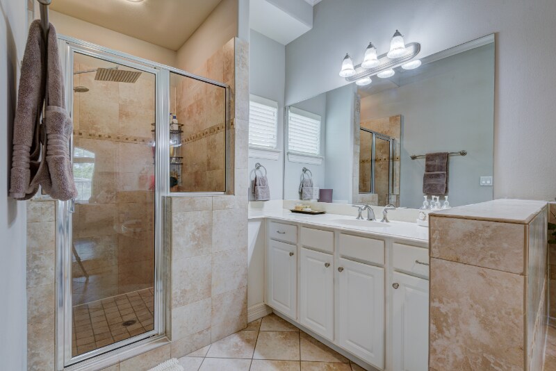 Building Photo - 606 Leverkuhn St