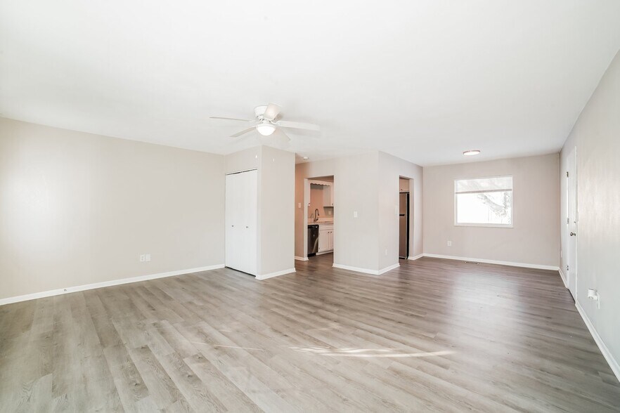 Building Photo - 3703 N Molleck Dr