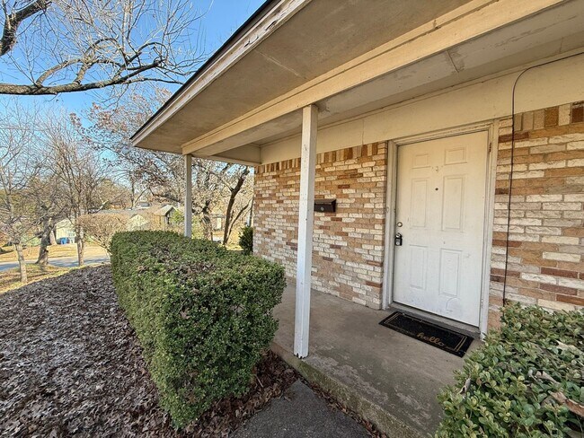 Building Photo - 1139-1139 Haines Ave