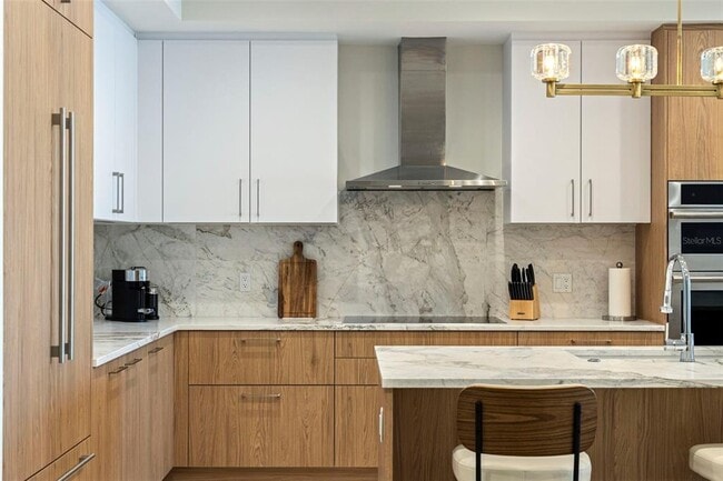 Building Photo - 275 1st Ave S