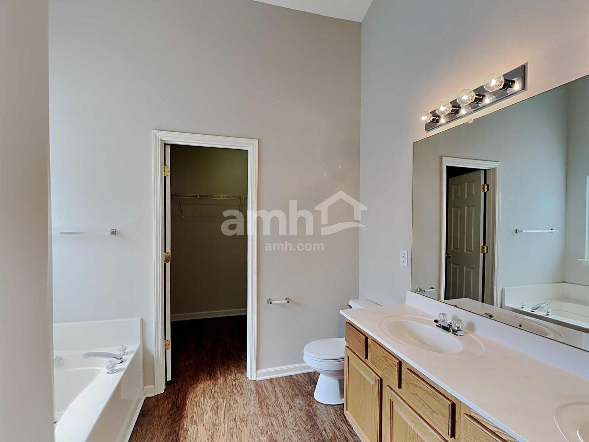 Building Photo - 4009 Edgeview Dr