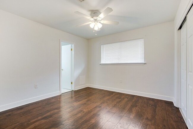 Building Photo - 1/2 OFF March Rent! Metairie 4 Bedroom plu...