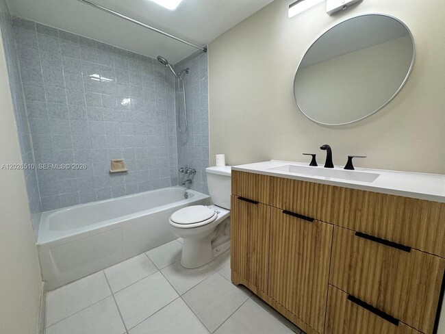 Building Photo - 401 Golden Isles Dr