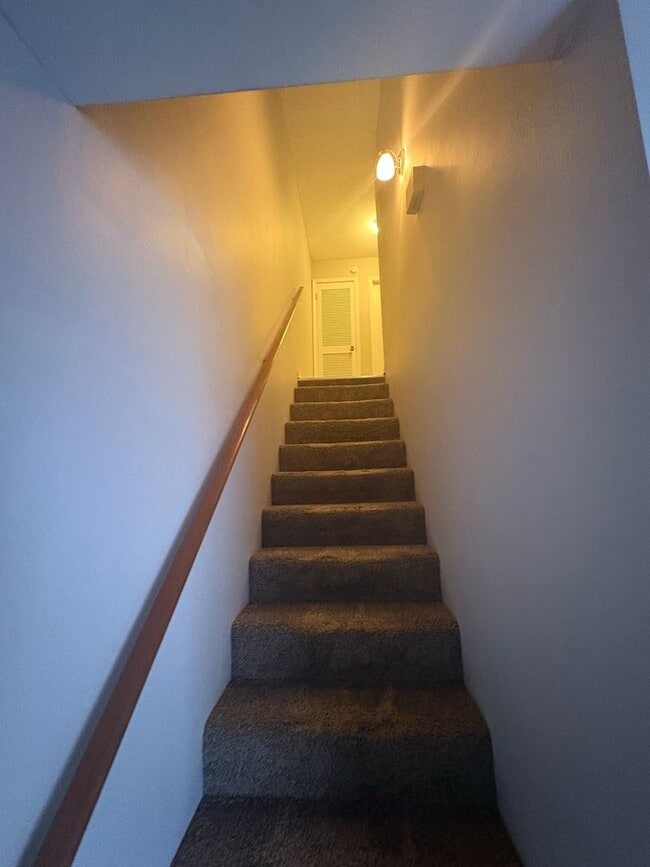 Building Photo - Daleville!   Close to the FT.  Rucker Gate!!!    LVP DOWNSTAIRS