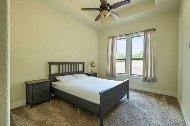 Building Photo - 1194 Vaquero Wy