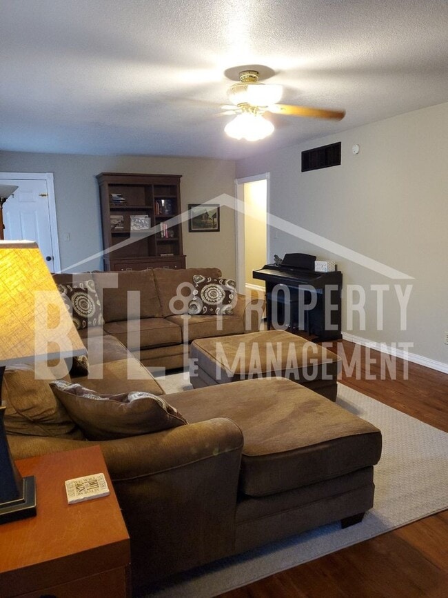 Building Photo - Furnished Kimberling City Duplex! ALL UTIL...