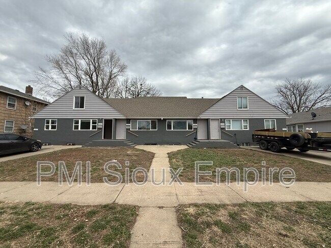 Building Photo - 2606 S Duluth Ave