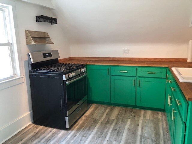 Building Photo - 662 Lamberton St NE