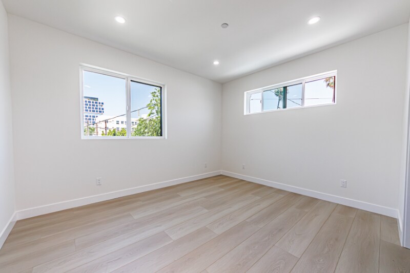 Building Photo - 1330 Tamarind Ave