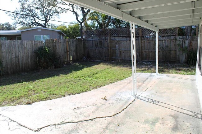 Building Photo - 10704 50th Ave N