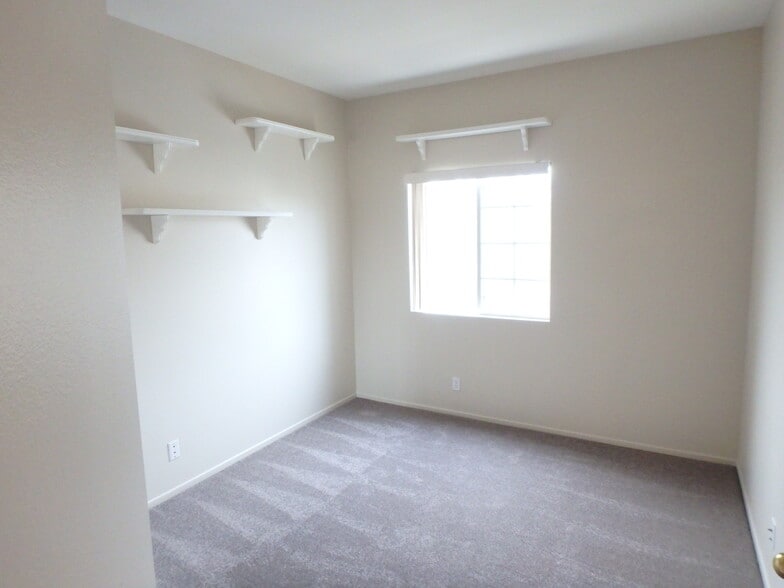 Building Photo - 1690 Fawn Chase Ln