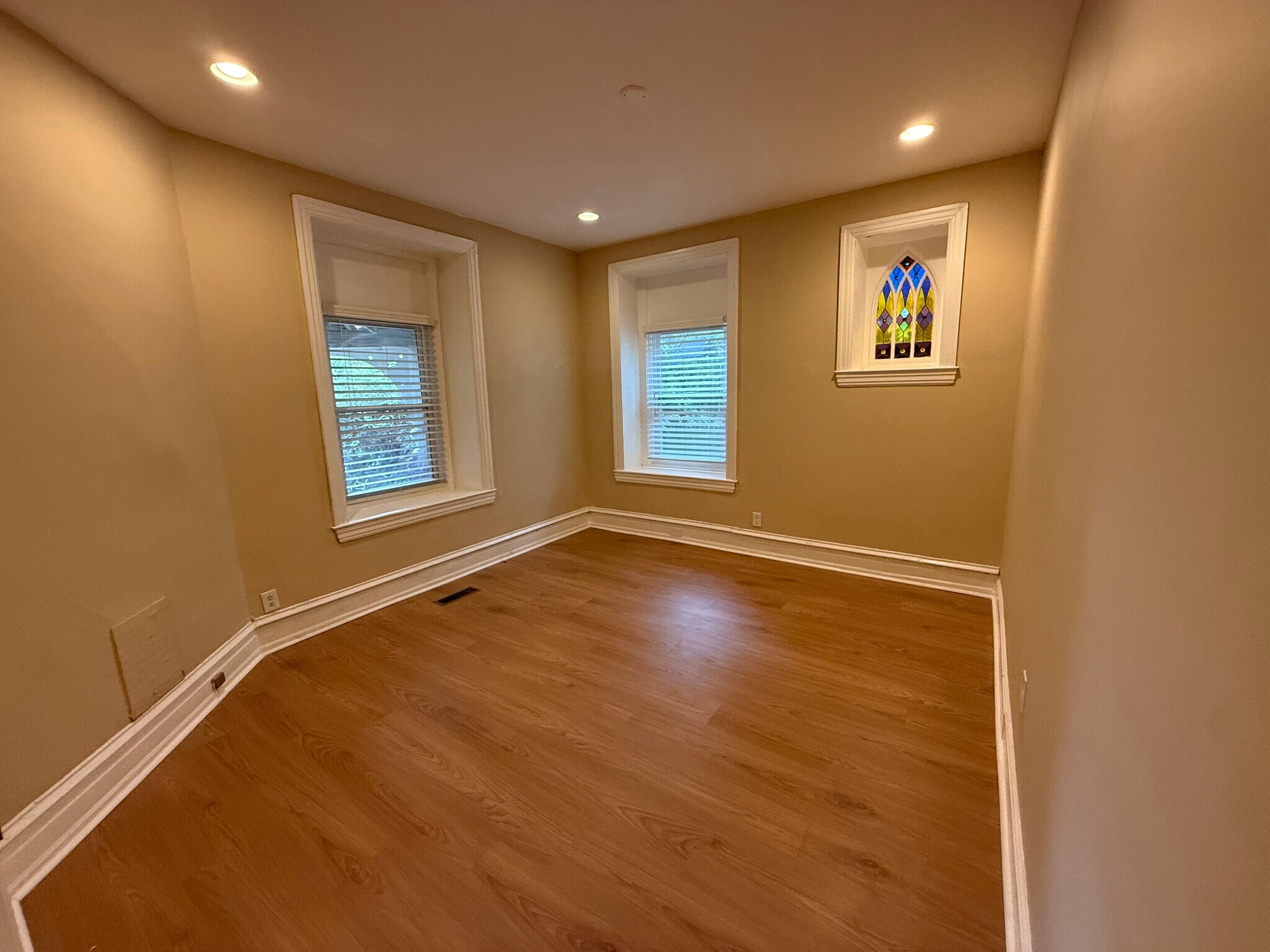Building Photo - 133 East Mount Airy Avenue