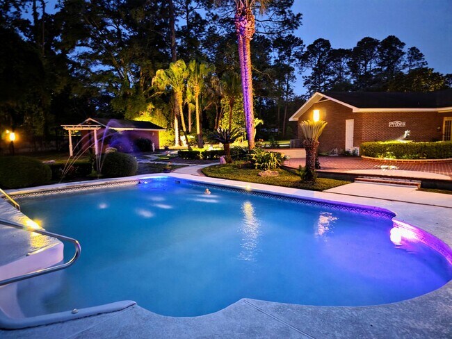 Building Photo - Peaceful paradise