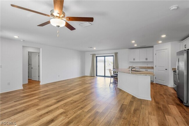 Building Photo - 185 Yager Cir