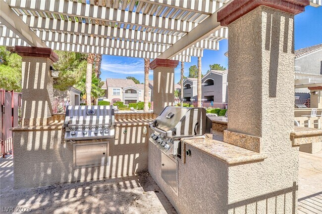 Building Photo - 5055 W Hacienda Ave