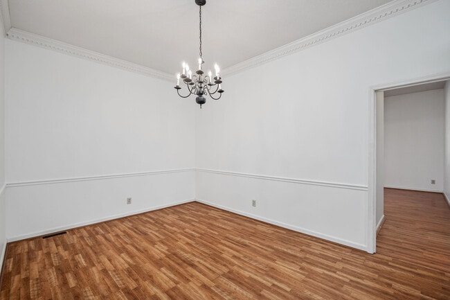 Building Photo - 378 Hermitage Ave