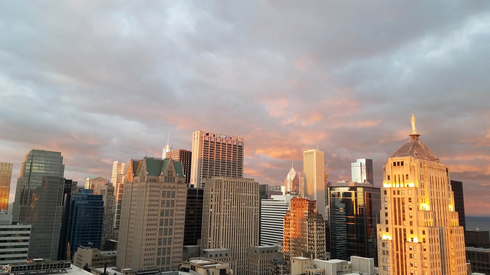 Building Photo - 235 W Van Buren St