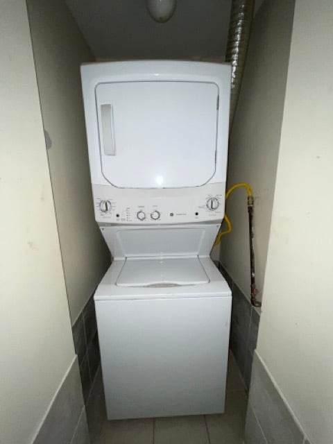 Building Photo - 2300 S Ridgeway Ave