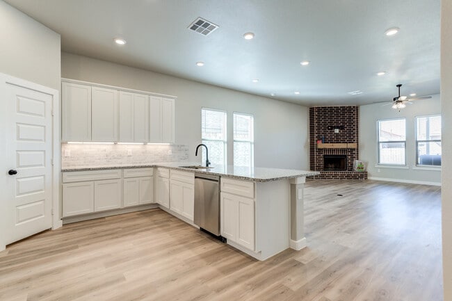 Building Photo - 1614 141st St