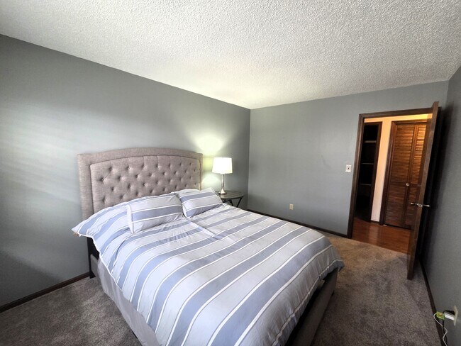 Building Photo - 3345 S Jefferson Ave