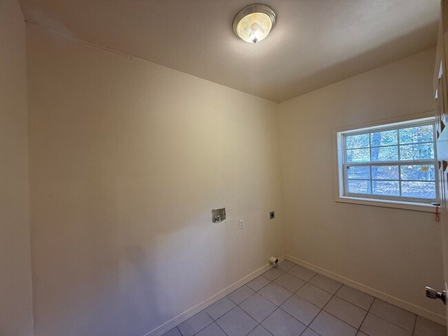 Building Photo - 11 Immokalee Dr