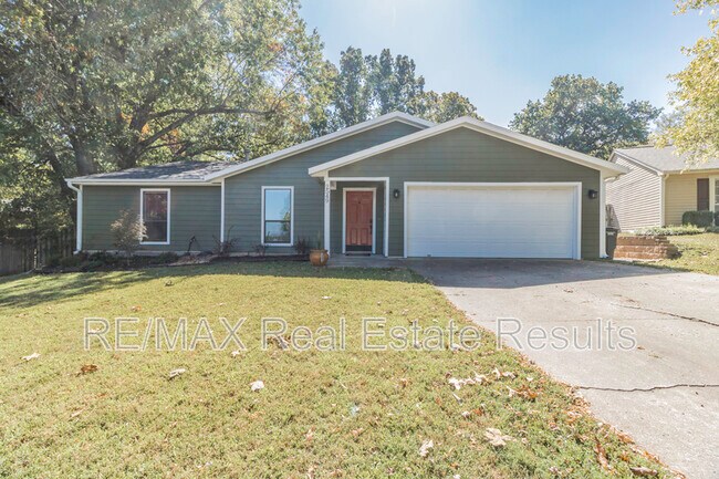 Building Photo - 2549 E Lancer St