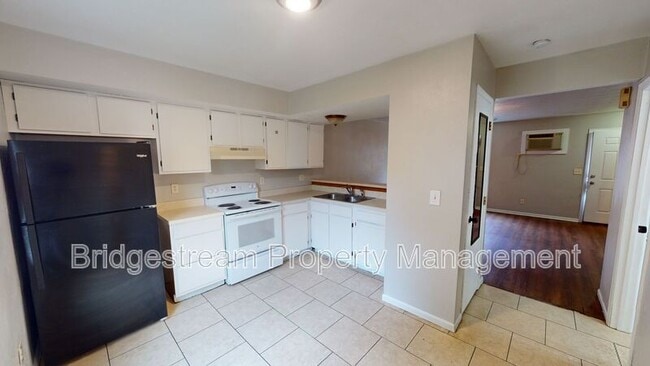 Building Photo - 237 Gilbert Ave