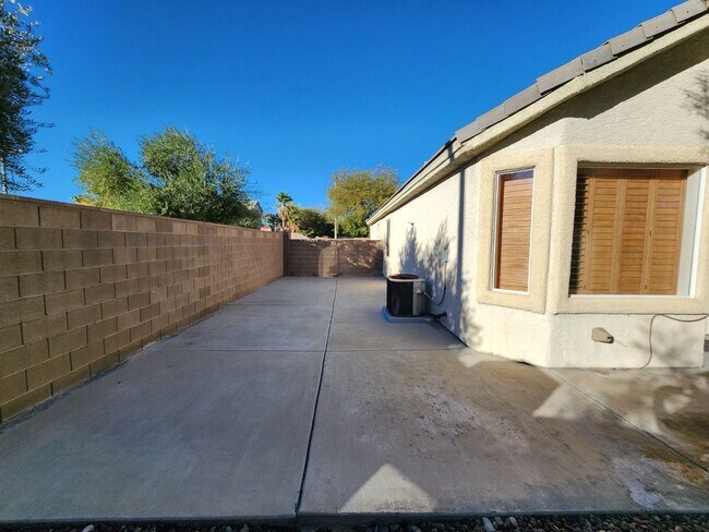 Building Photo - Charming Single-Story Pulte Home in a corn...
