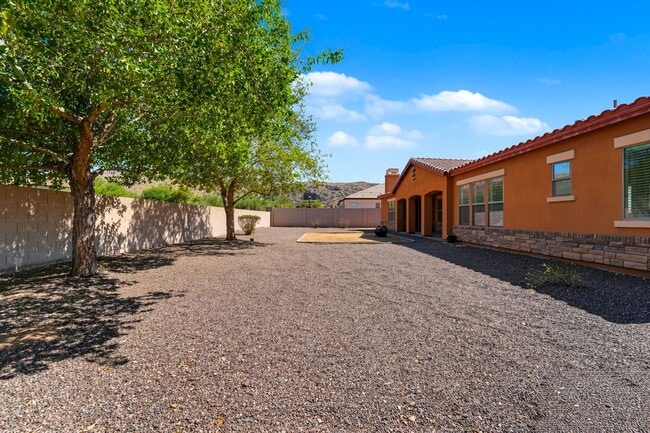Building Photo - Welcome to this inviting Phoenix Rental - Available!