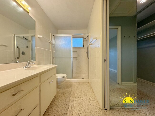 Building Photo - Waterfront Home in sought after Poquito Bayou, Shalimar!