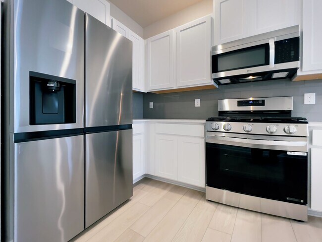 Building Photo - 1836 Autumn Mist