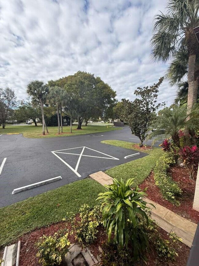 Building Photo - 9321 SW 23rd St