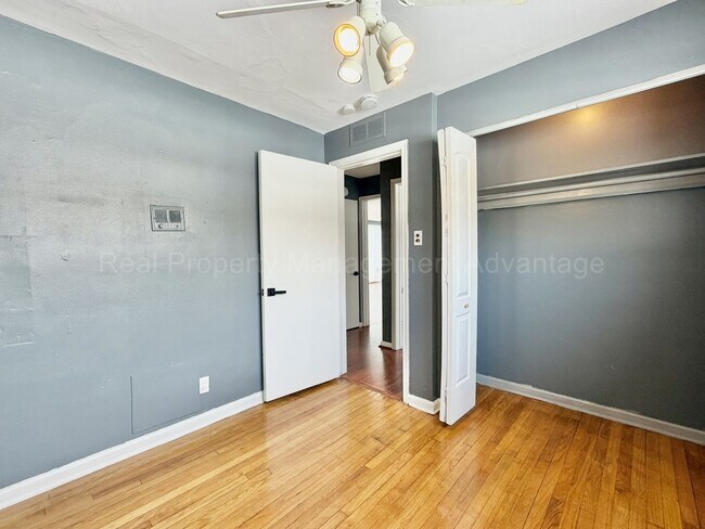 Building Photo - Beautiful Mid-Century 3 Bedroom Steps from Detroit Golf Club!