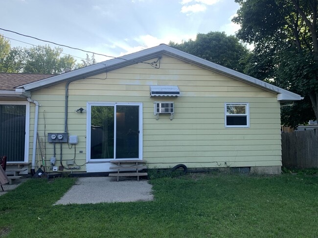 Building Photo - 5835 Orchard Ct