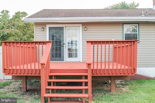 Building Photo - 2122 Elder Dr