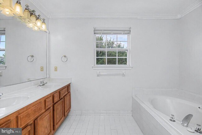 Building Photo - 14126 Rockinghorse Dr